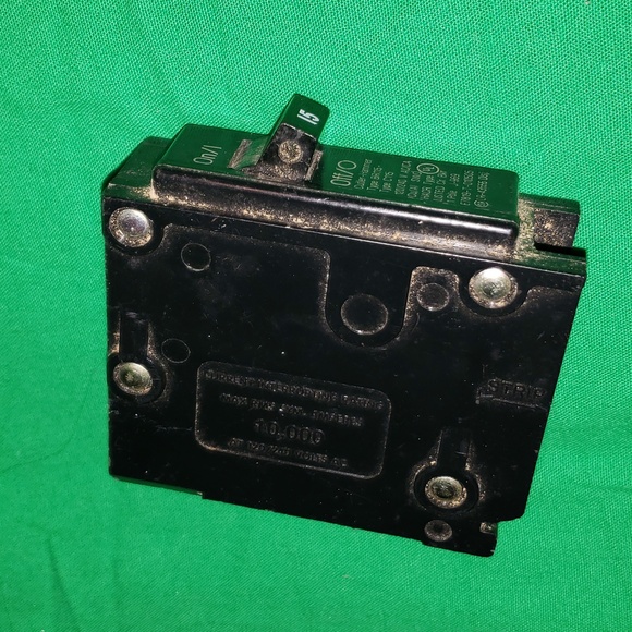 Eaton Cutler Hammer 15 AMP Circuit Breaker BR115 - Picture 1 of 3